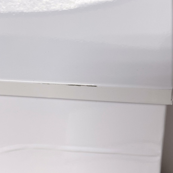 Chelsea Wall Mounted Steel Embossed Mailbox – Classic Durable Design (New) - Picture 7 of 16